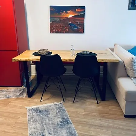 Charming Retreat In The Heart Of Apartmán Tirana